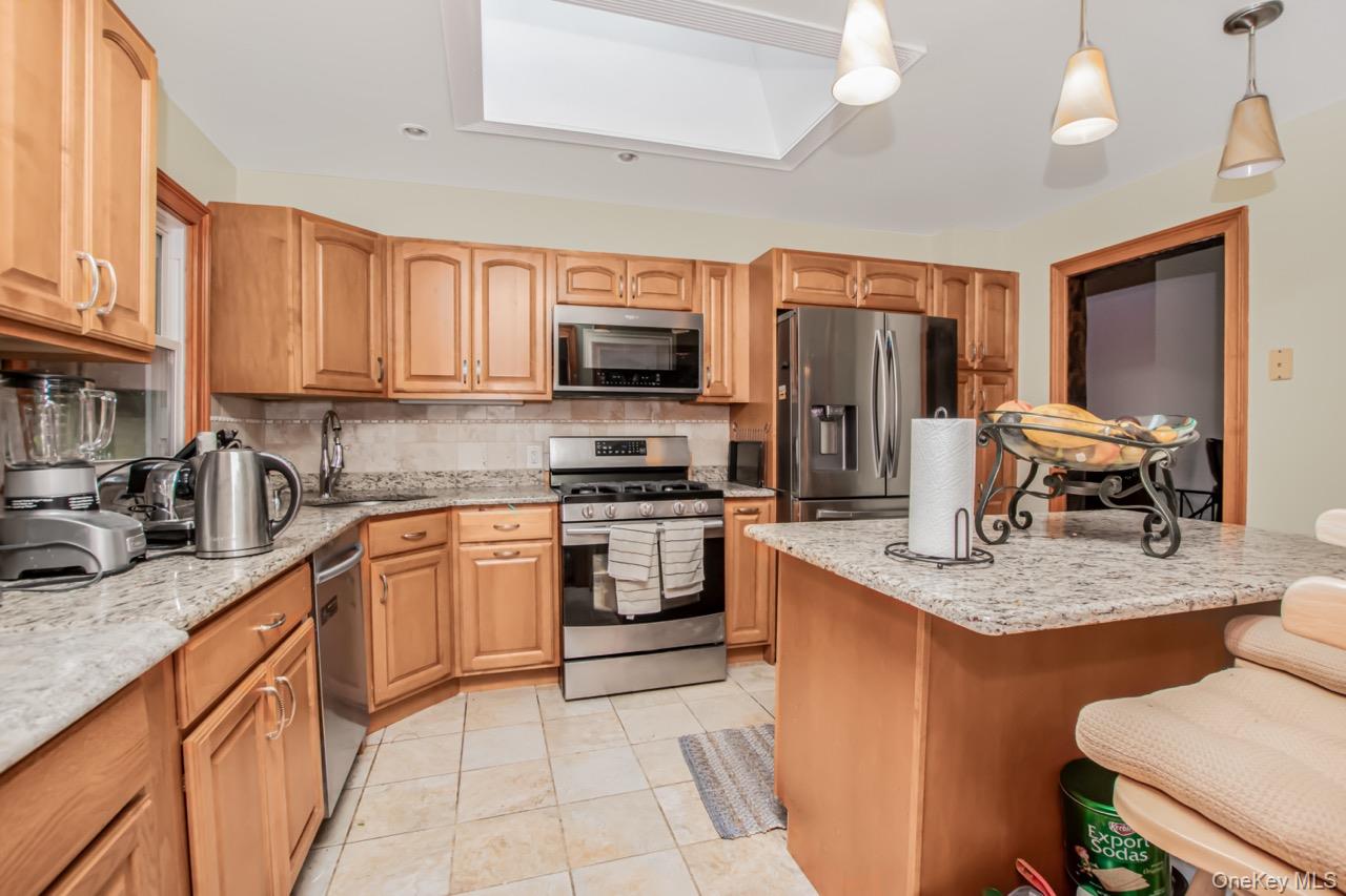 127 Parkview Road, Elmsford, NY 10523