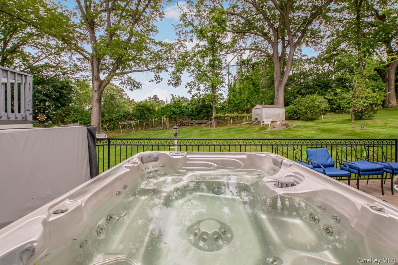 127 Parkview Road, Elmsford, NY 10523