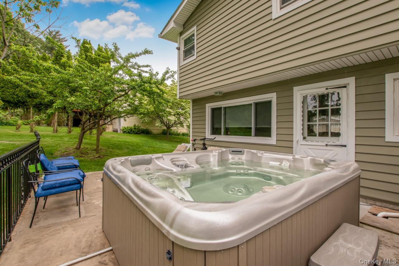 127 Parkview Road, Elmsford, NY 10523