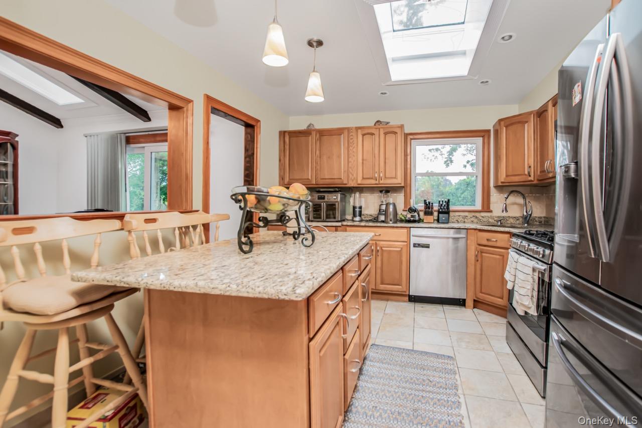 127 Parkview Road, Elmsford, NY 10523