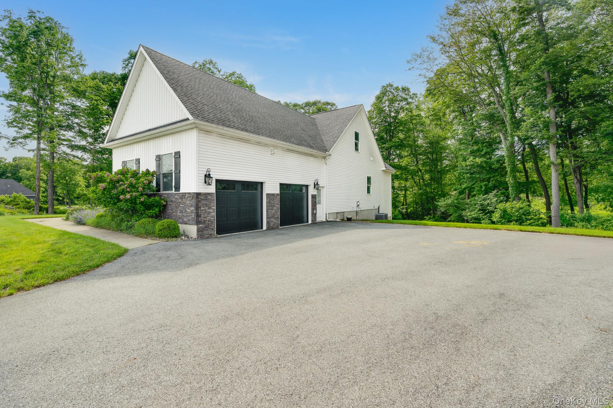 35 Biltmore Drive, Hopewell Junction, NY 12533