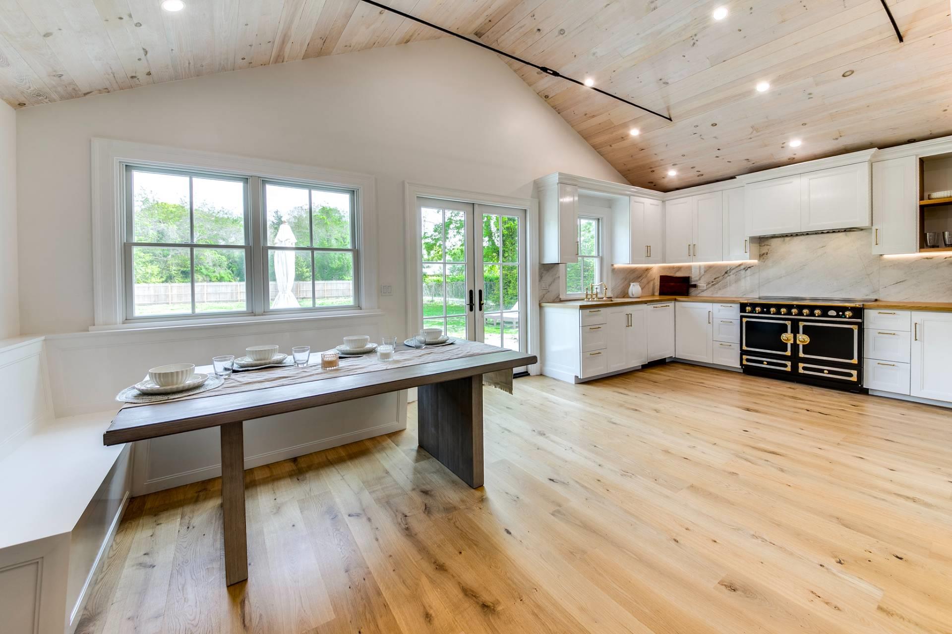 11 Shinnecock Road, Hampton Bays, NY 11946