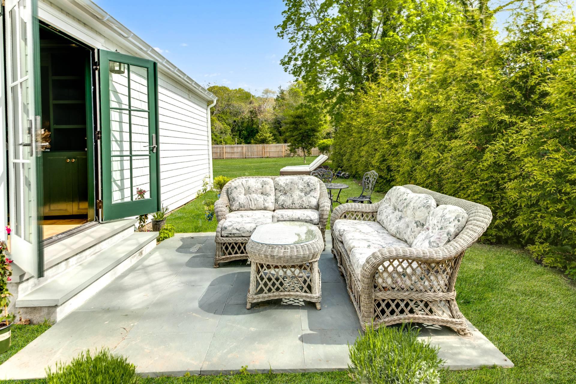 11 Shinnecock Road, Hampton Bays, NY 11946