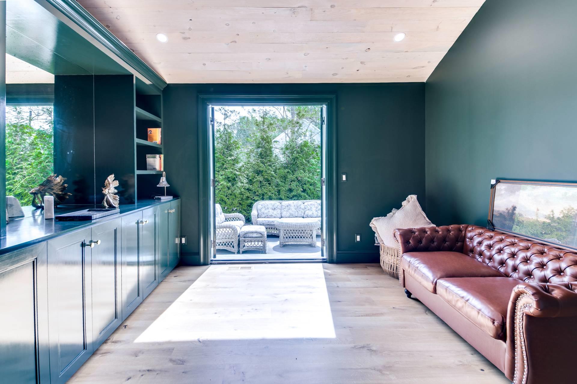 11 Shinnecock Road, Hampton Bays, NY 11946