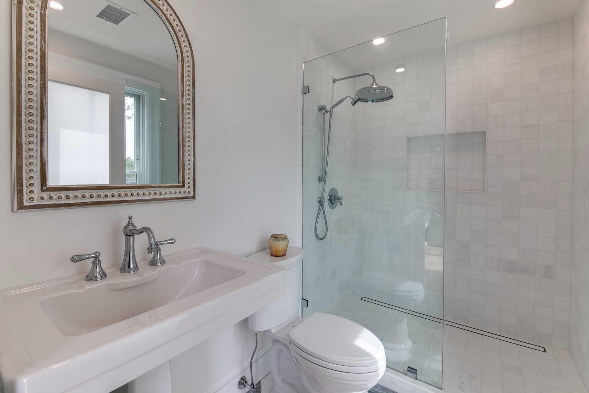 11 Shinnecock Road, Hampton Bays, NY 11946