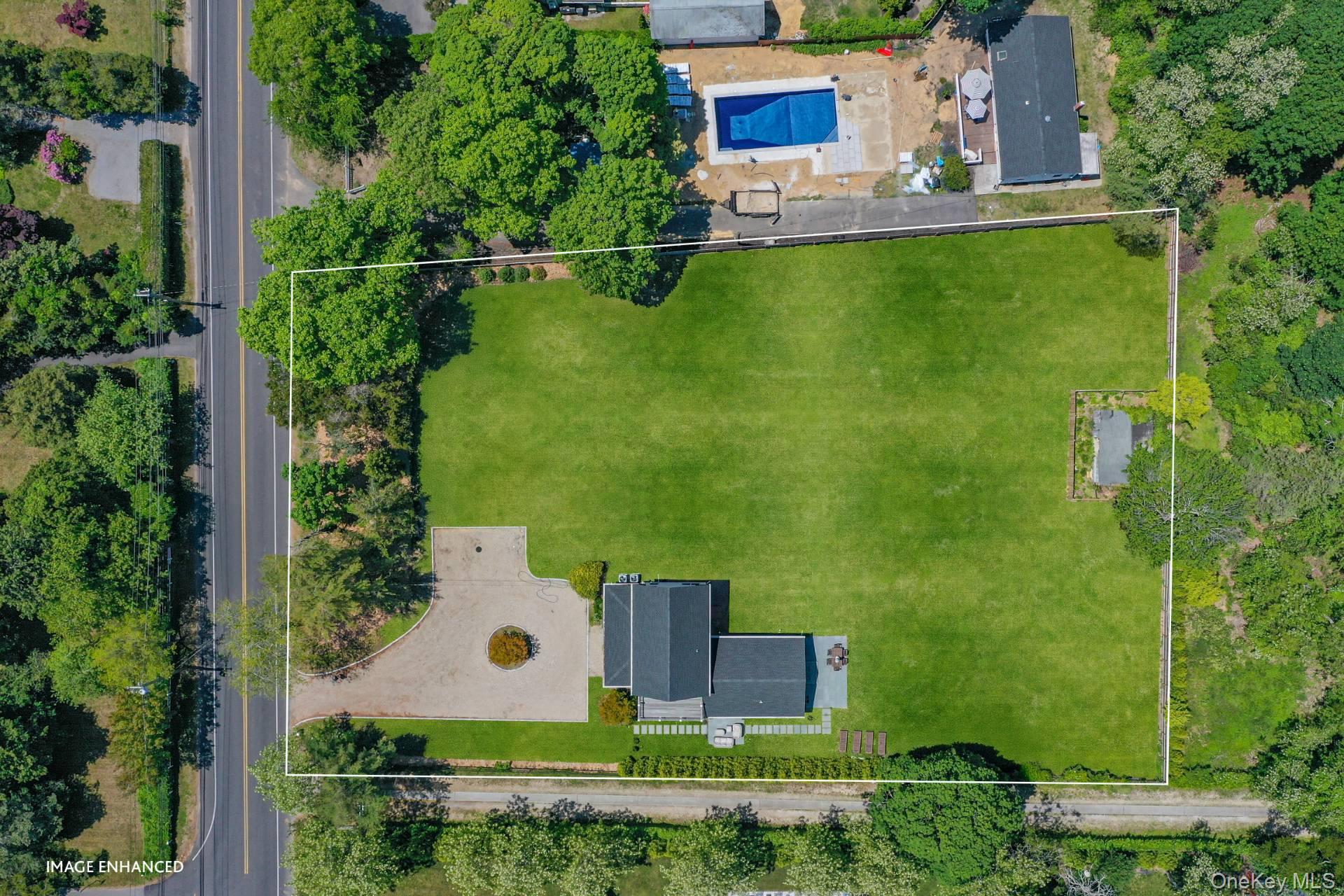 11 Shinnecock Road, Hampton Bays, NY 11946