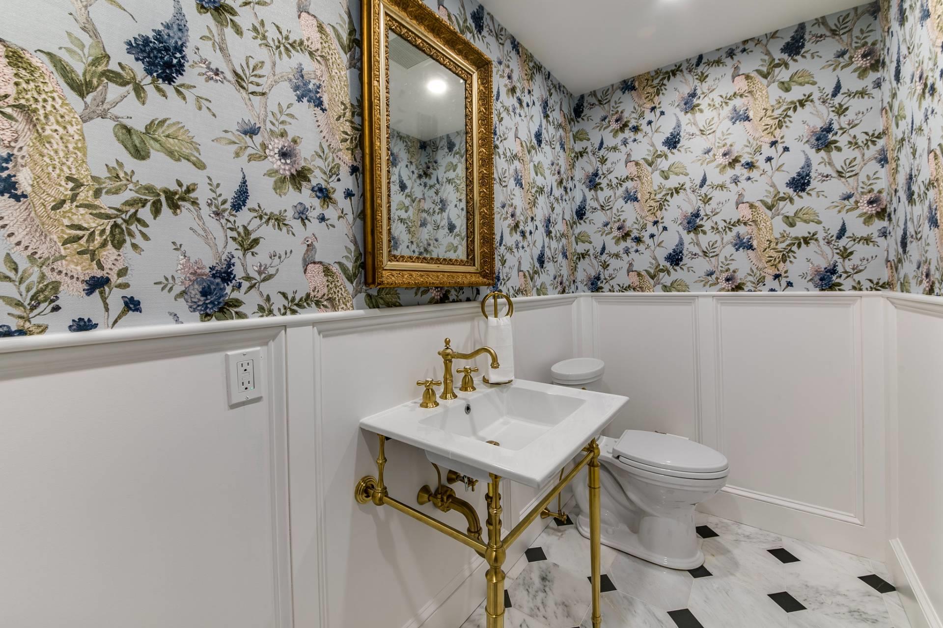 11 Shinnecock Road, Hampton Bays, NY 11946