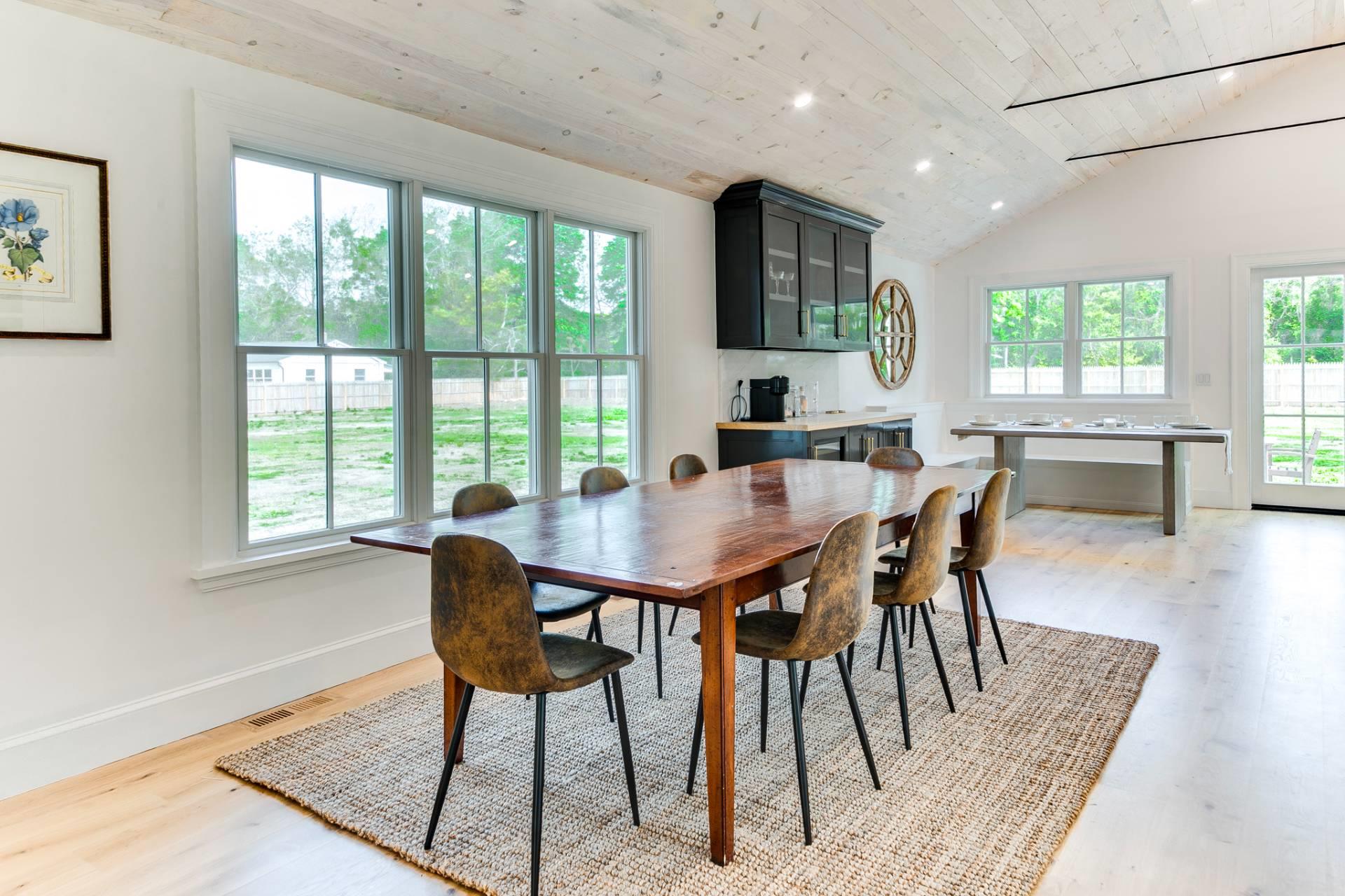 11 Shinnecock Road, Hampton Bays, NY 11946