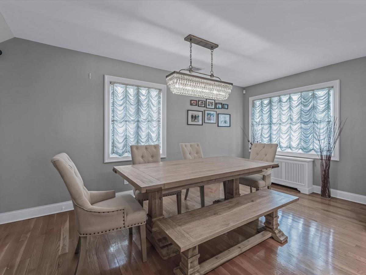 18 Ashland Avenue, New Hyde Park, NY 11040