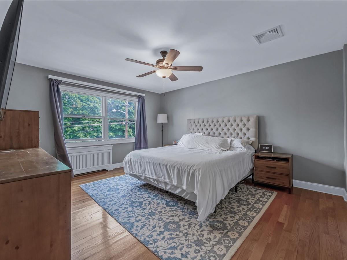 18 Ashland Avenue, New Hyde Park, NY 11040