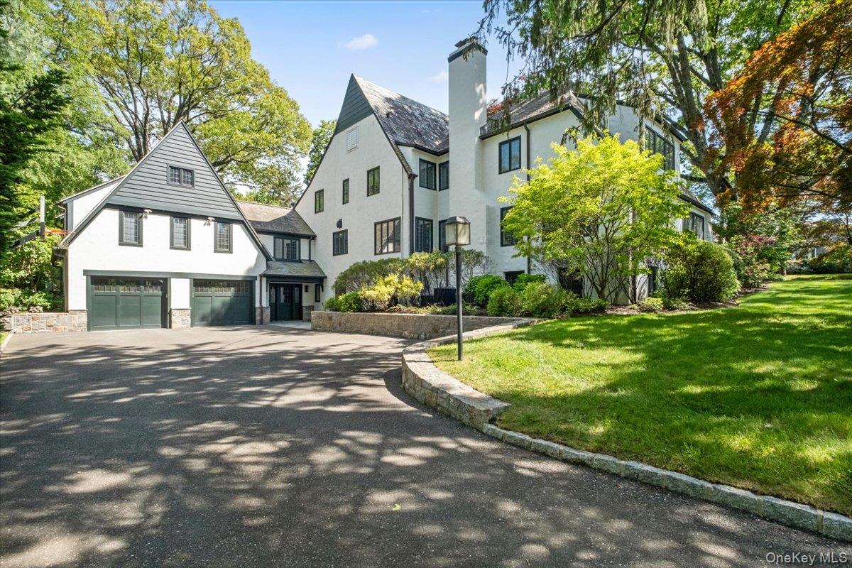 54 Inverness Road, Scarsdale, NY 10583