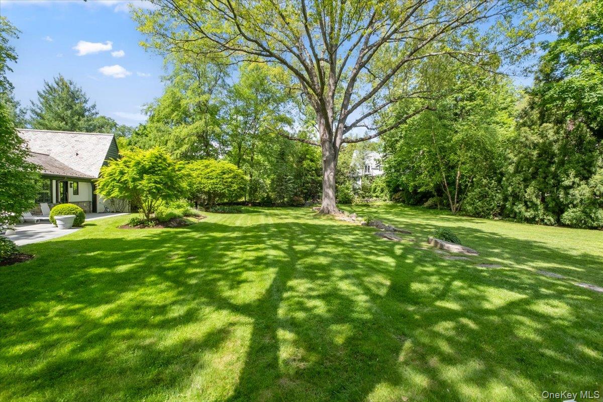 54 Inverness Road, Scarsdale, NY 10583