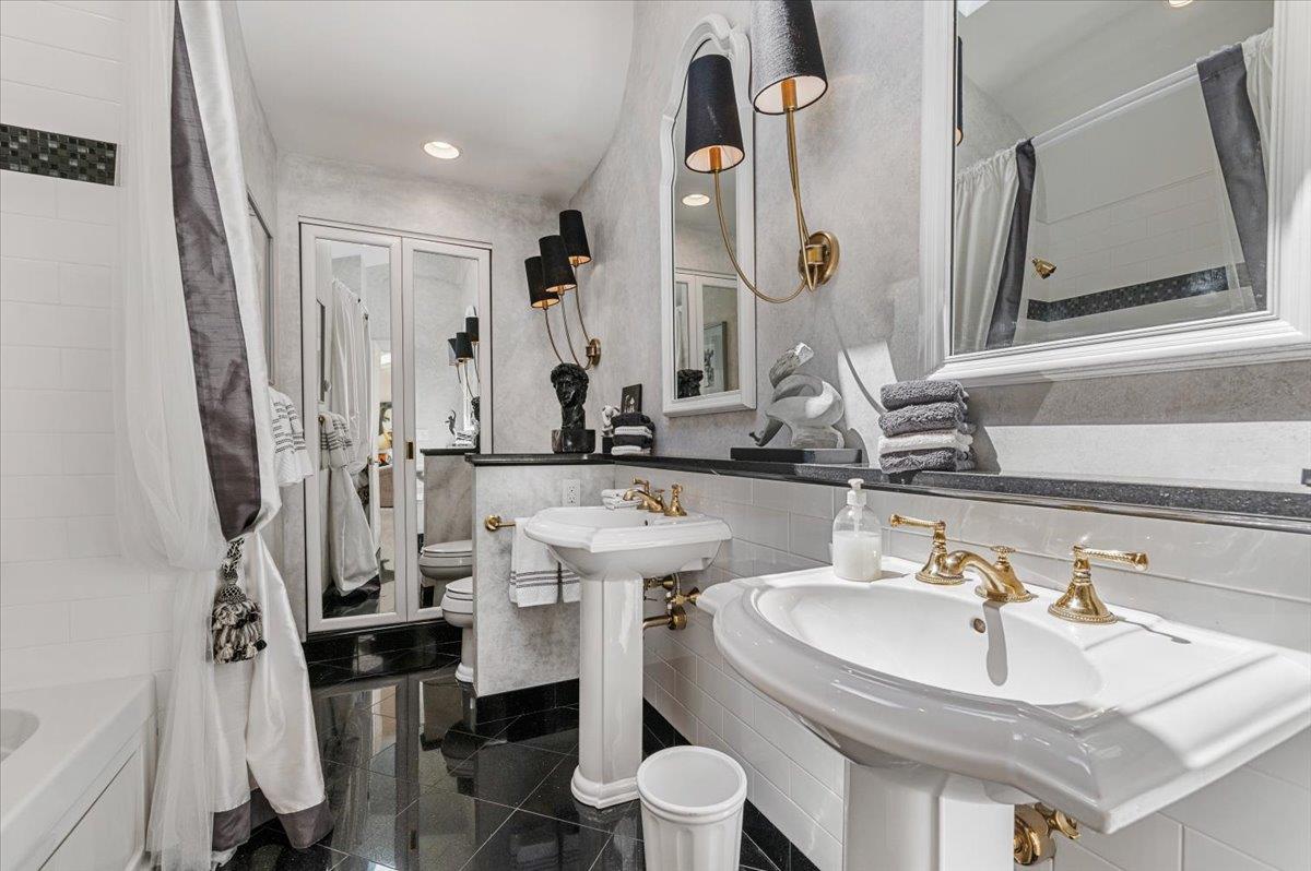 23 Forest Road, Kings Park, NY 11754