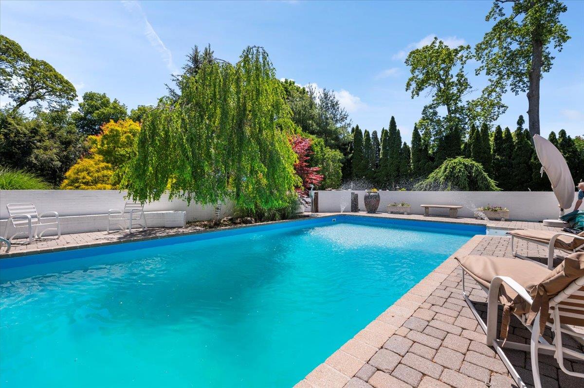 23 Forest Road, Kings Park, NY 11754