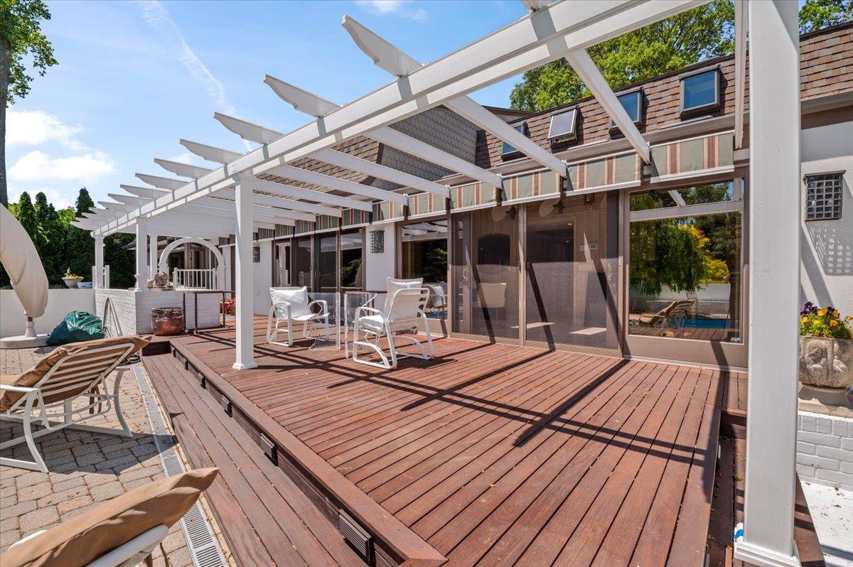 23 Forest Road, Kings Park, NY 11754