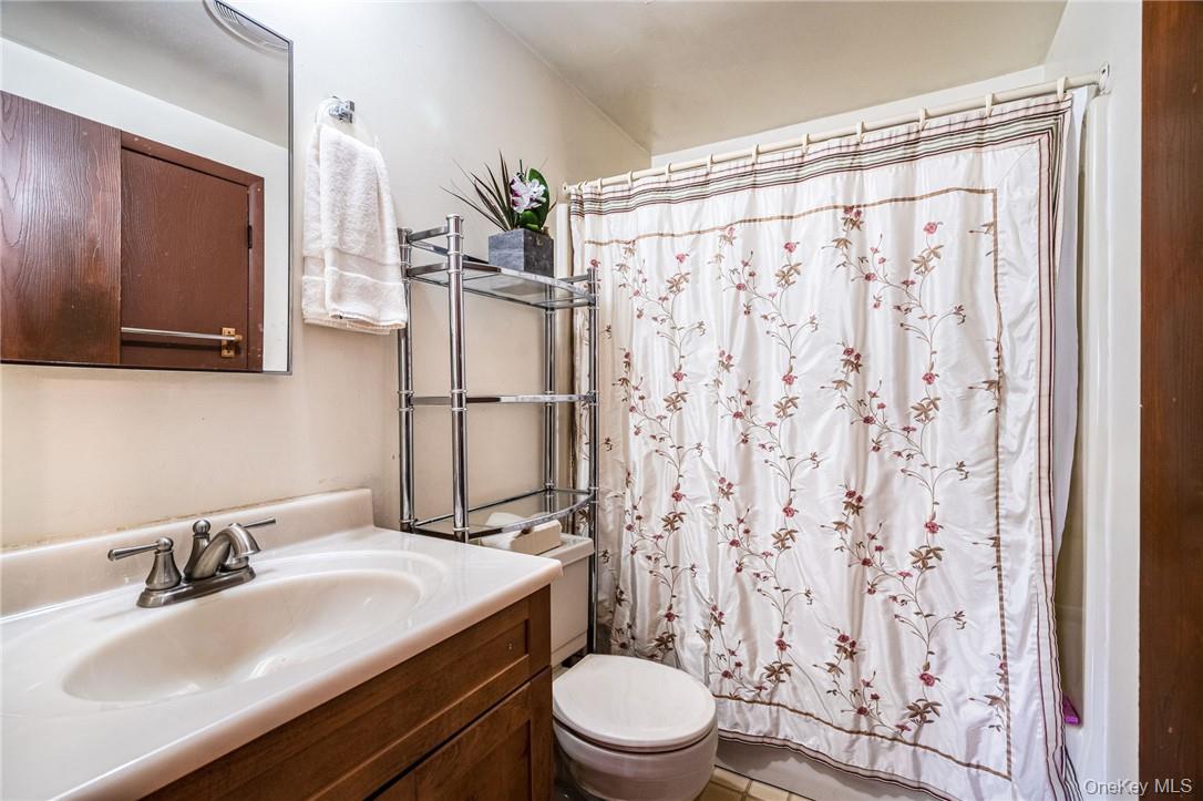 651 Plaza Avenue, Mamaroneck, NY 10543