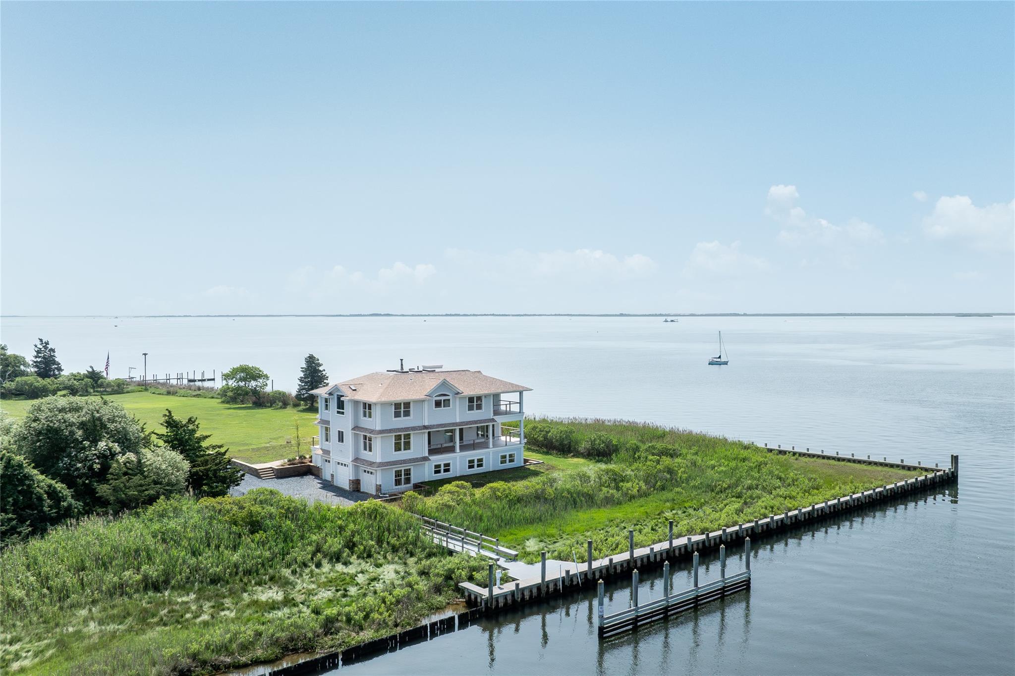 7 Convent Lane, Center Moriches, NY 11934