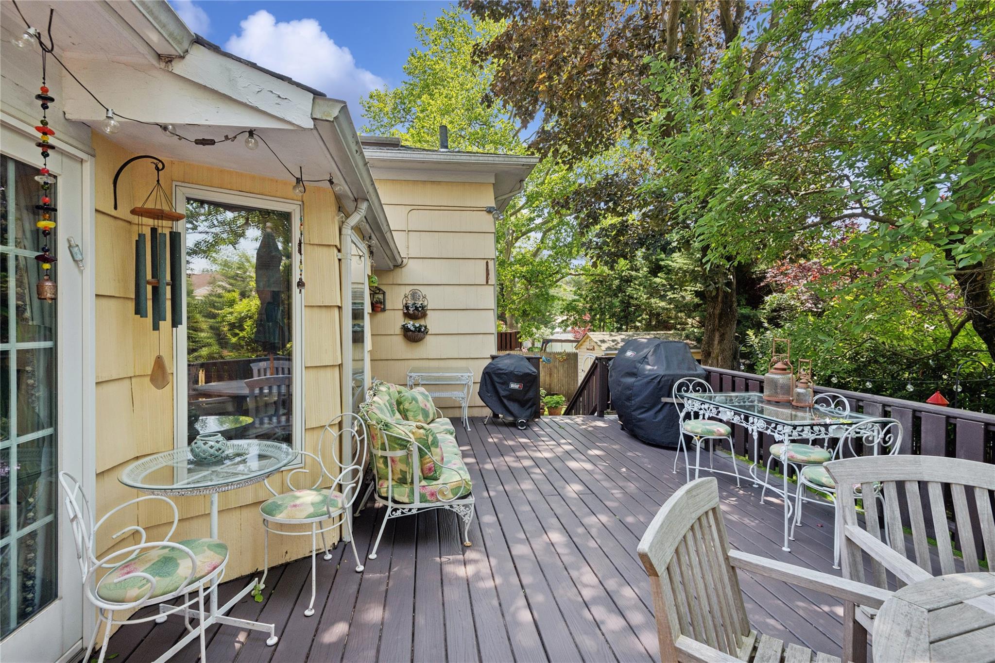 221 Somerset Drive, Hewlett, NY 11557