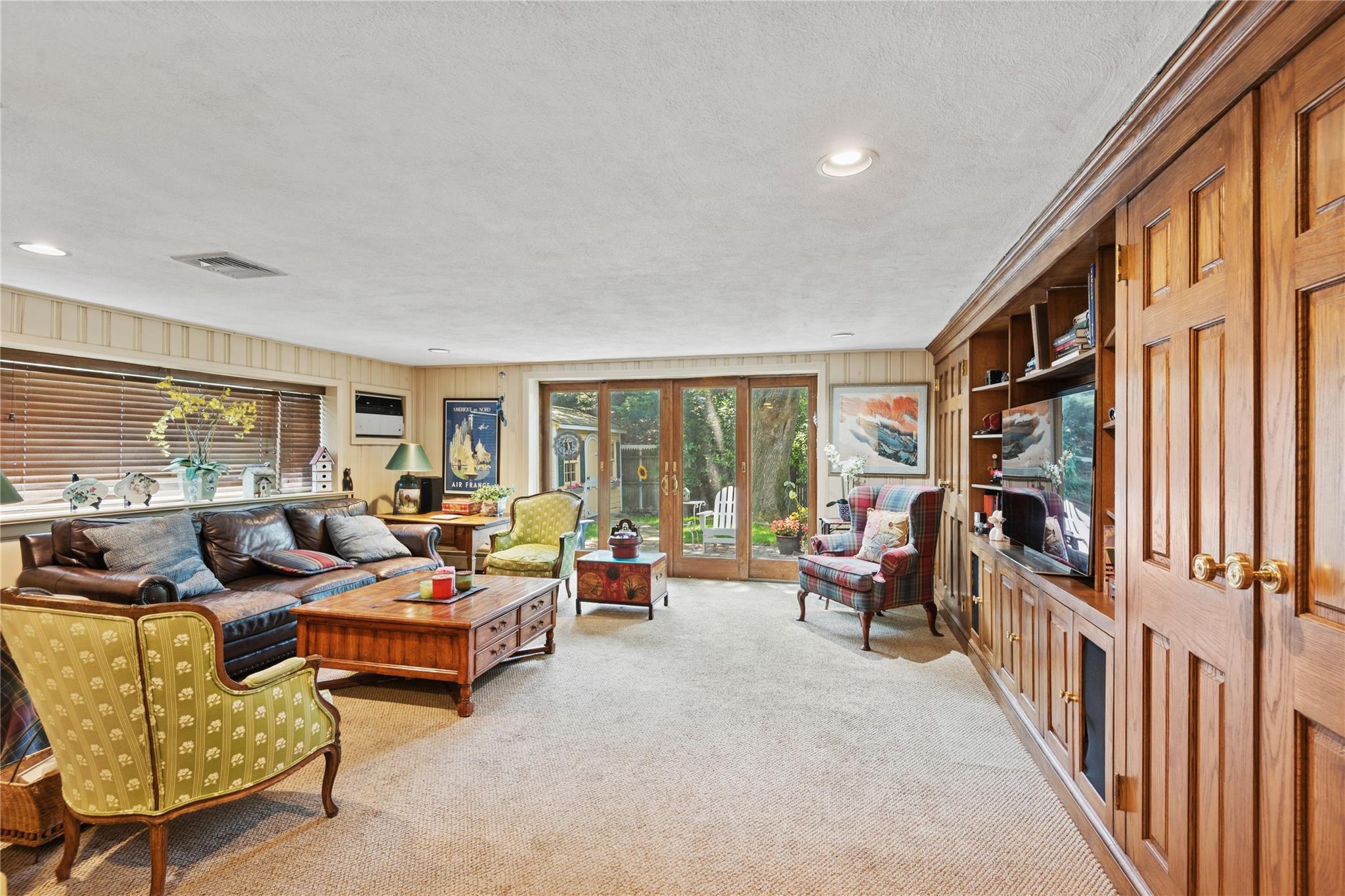 221 Somerset Drive, Hewlett, NY 11557