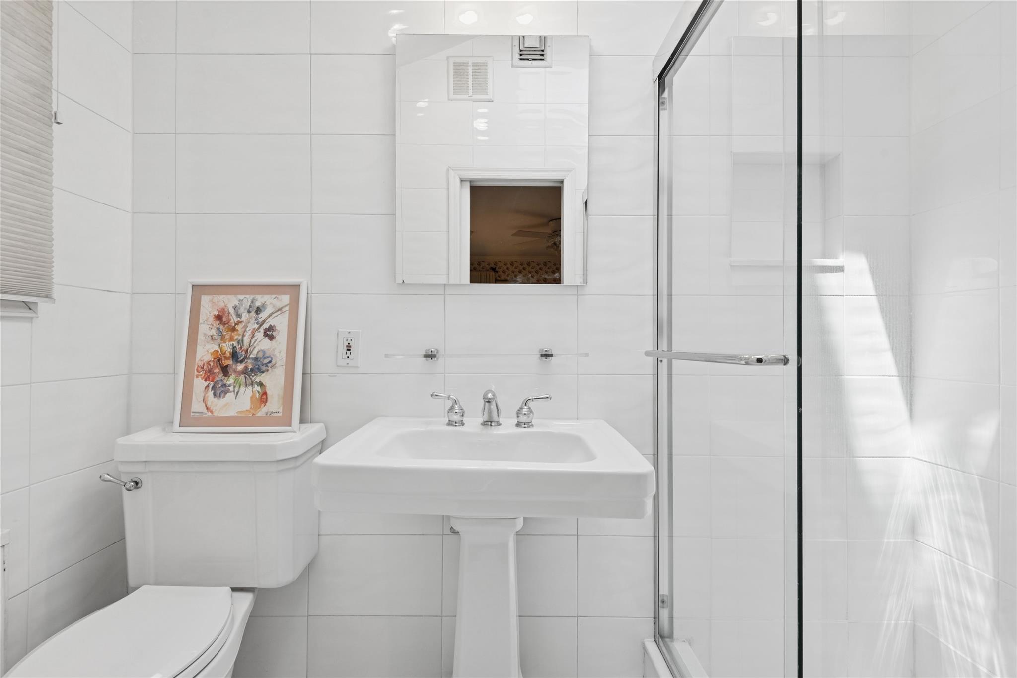 221 Somerset Drive, Hewlett, NY 11557