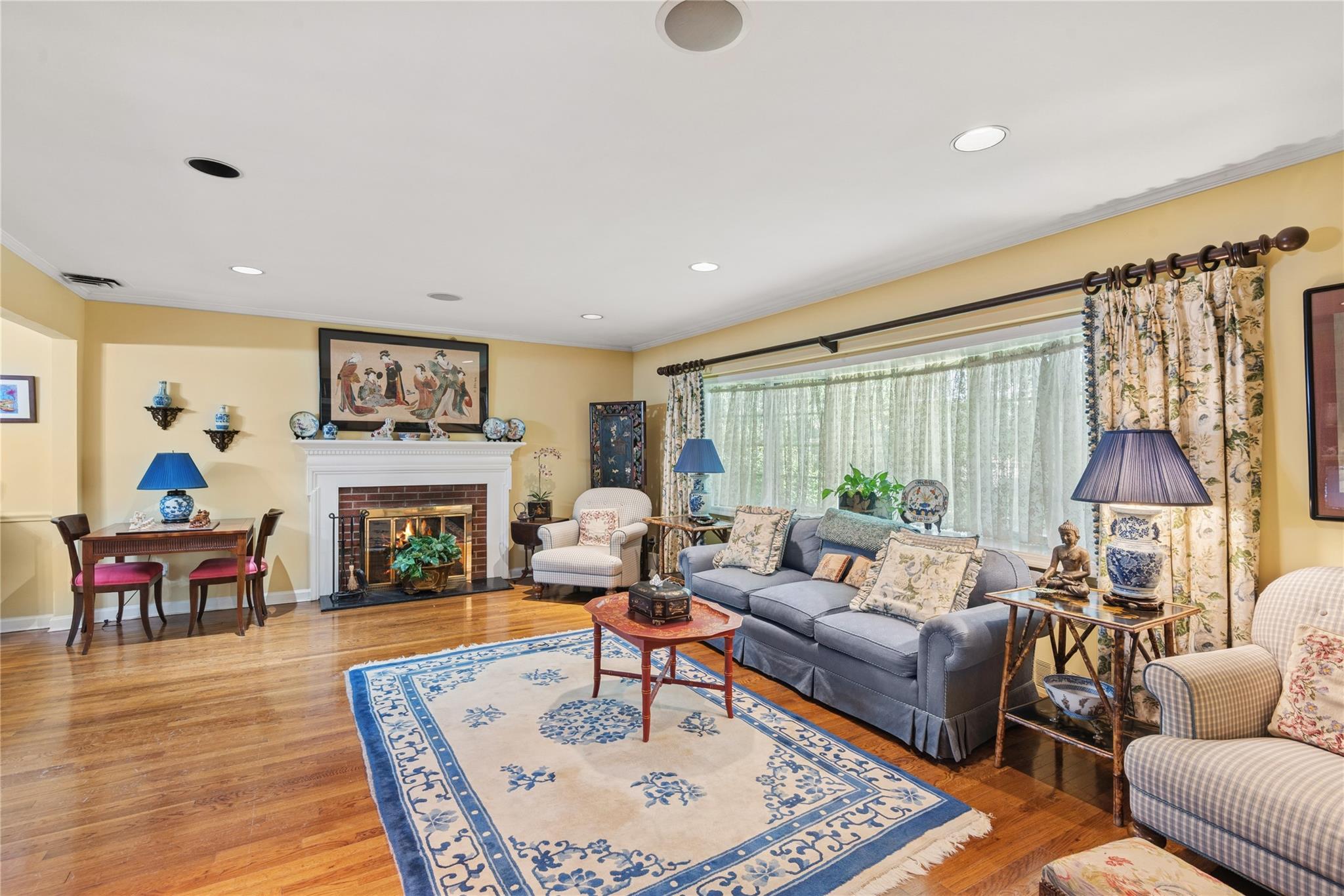 221 Somerset Drive, Hewlett, NY 11557