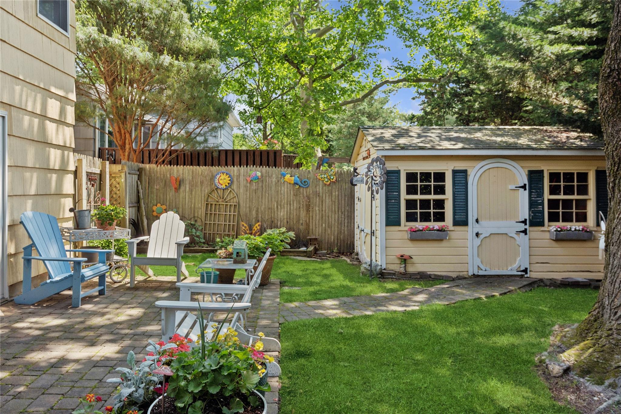 221 Somerset Drive, Hewlett, NY 11557