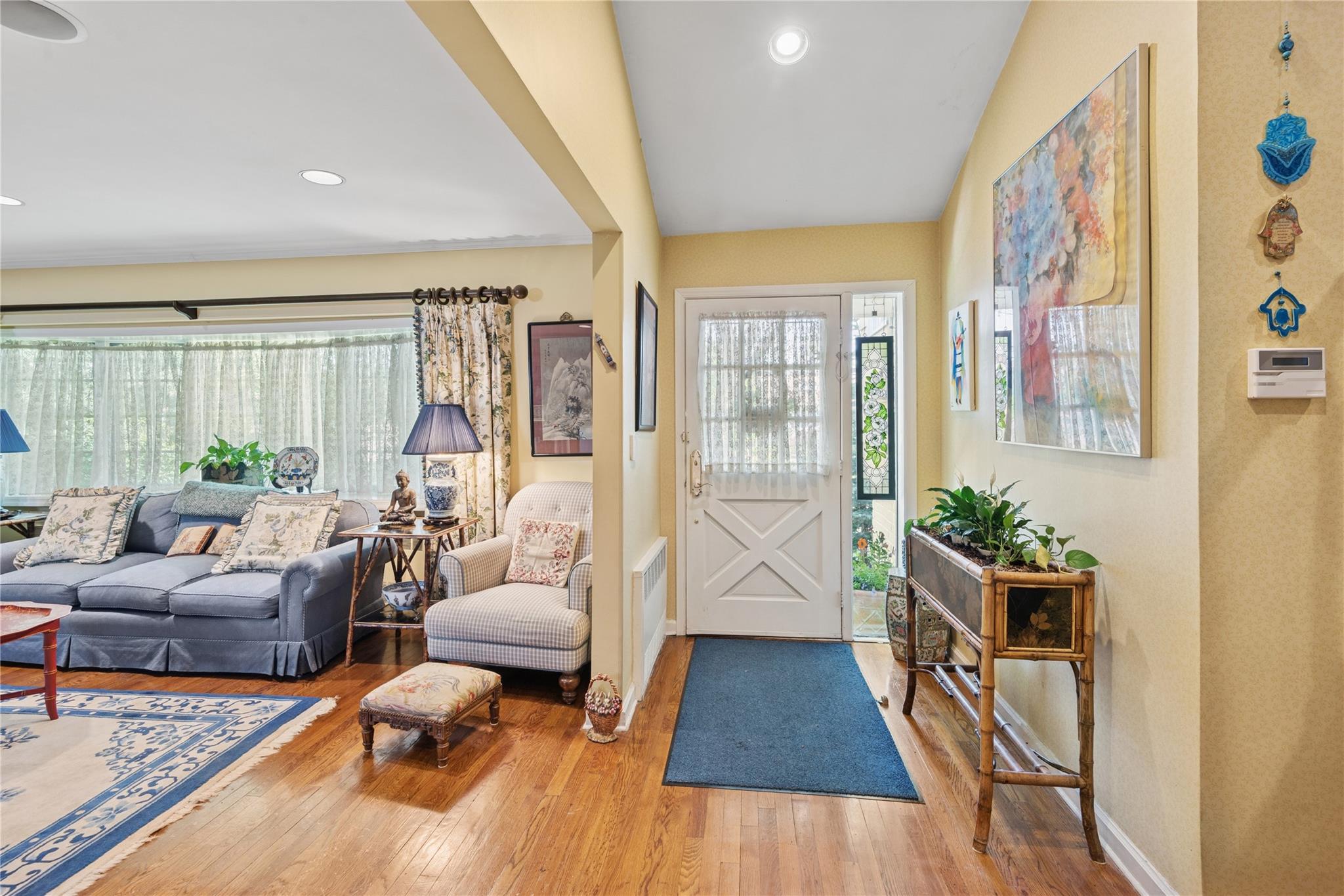 221 Somerset Drive, Hewlett, NY 11557