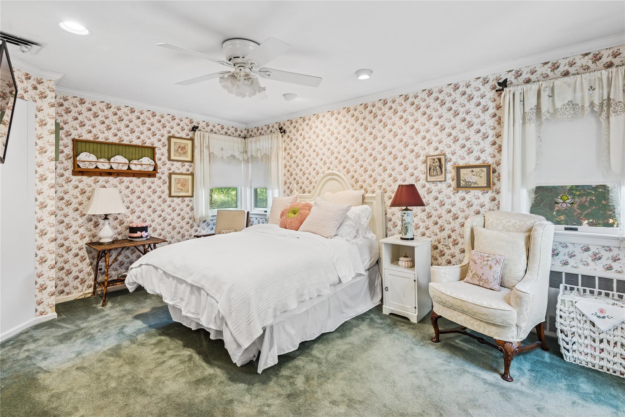 221 Somerset Drive, Hewlett, NY 11557