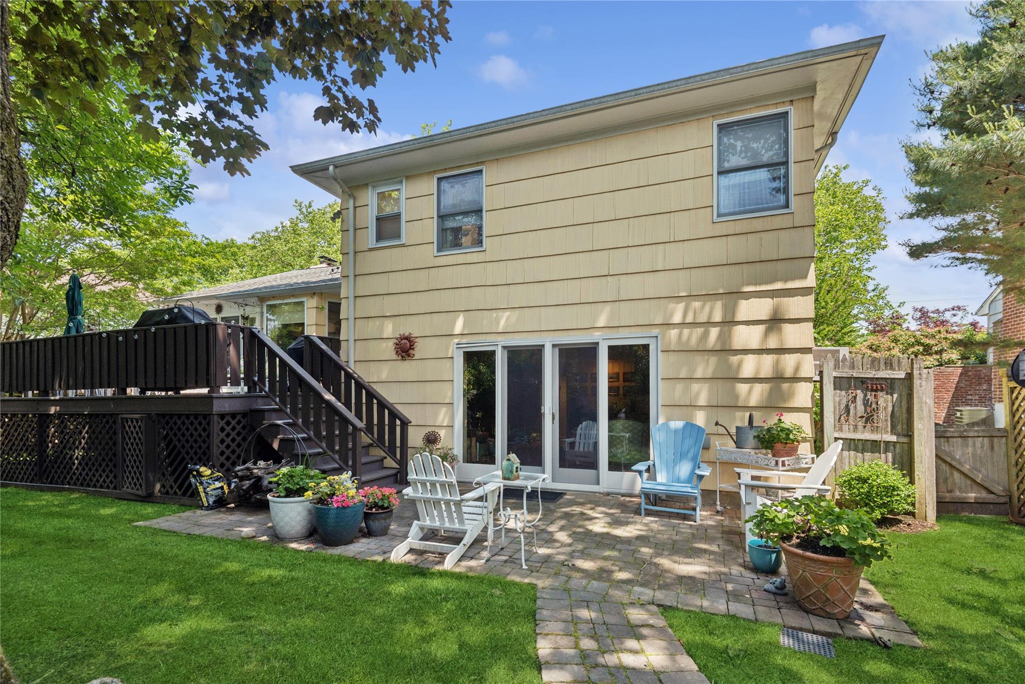 221 Somerset Drive, Hewlett, NY 11557