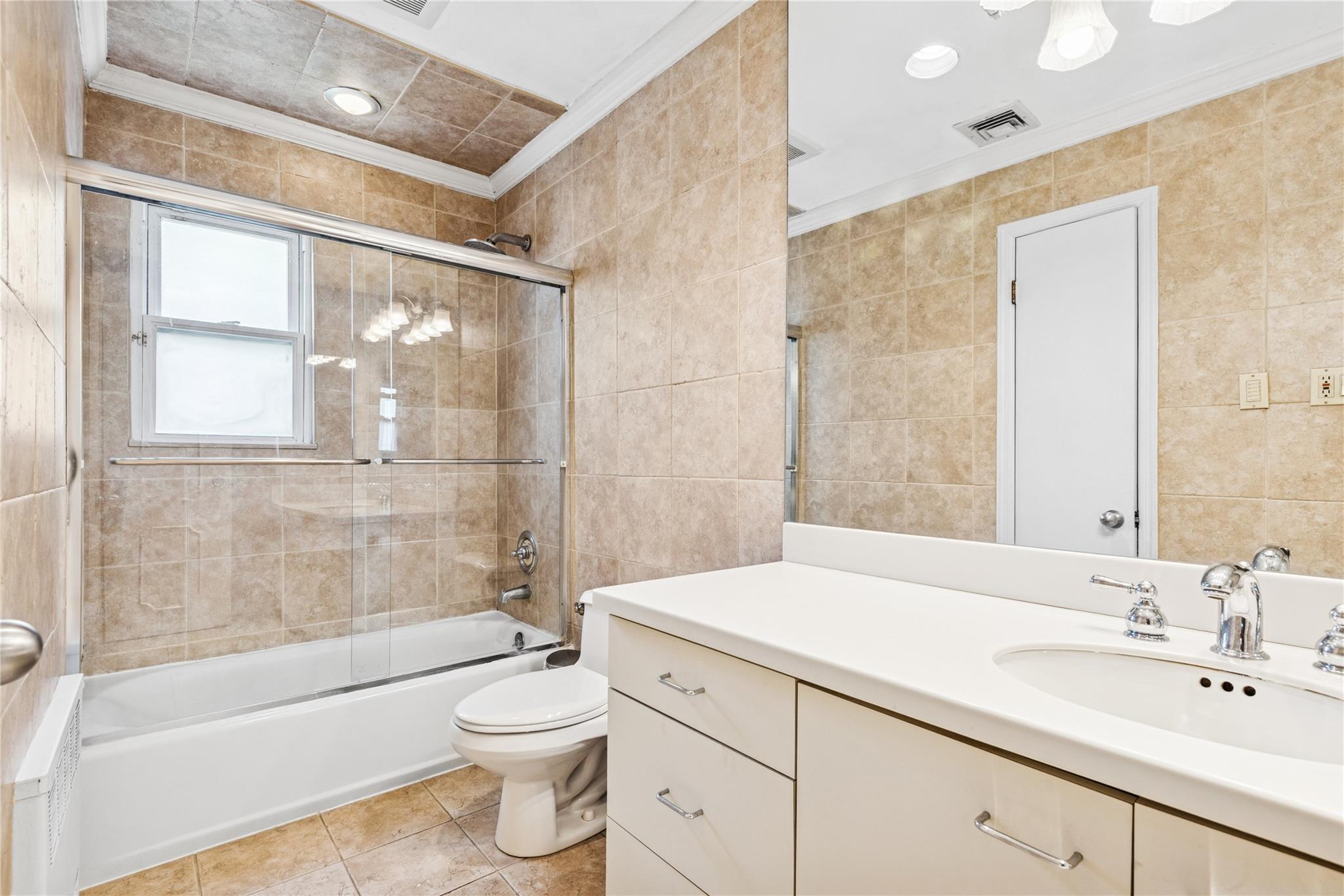 221 Somerset Drive, Hewlett, NY 11557