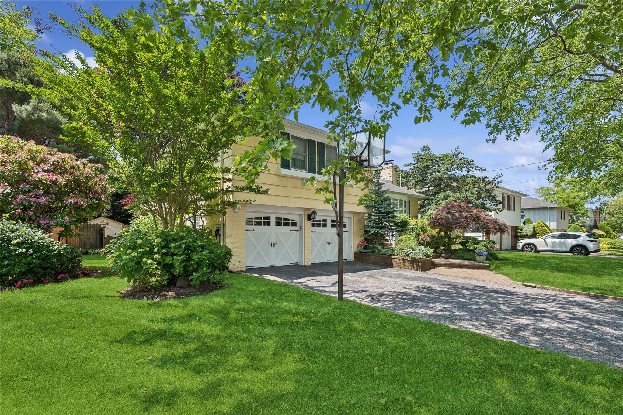 221 Somerset Drive, Hewlett, NY 11557