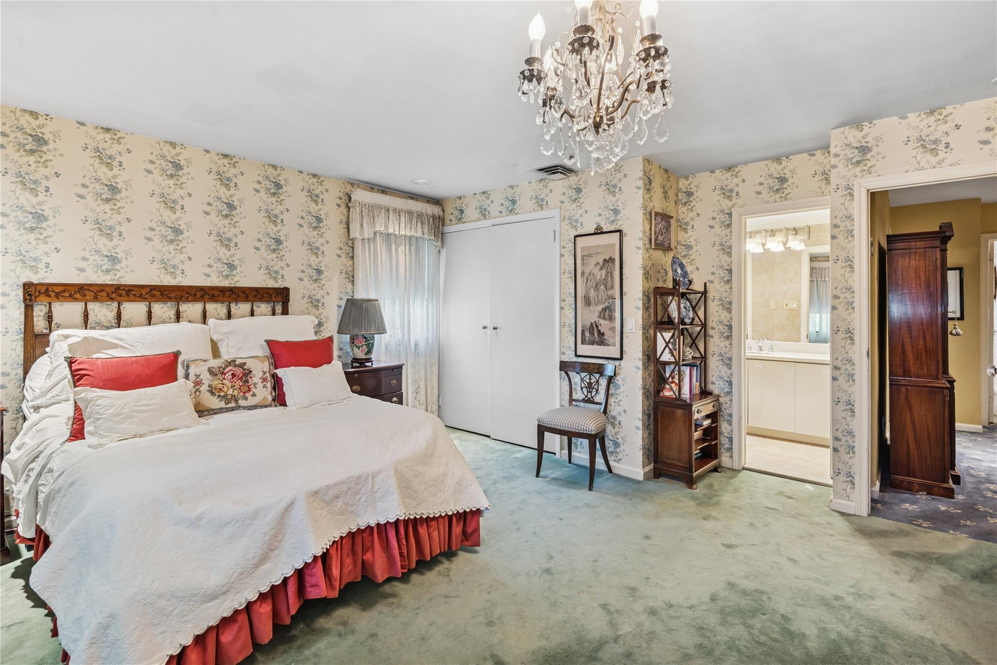 221 Somerset Drive, Hewlett, NY 11557