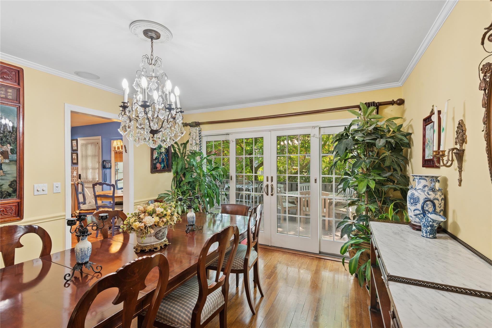 221 Somerset Drive, Hewlett, NY 11557