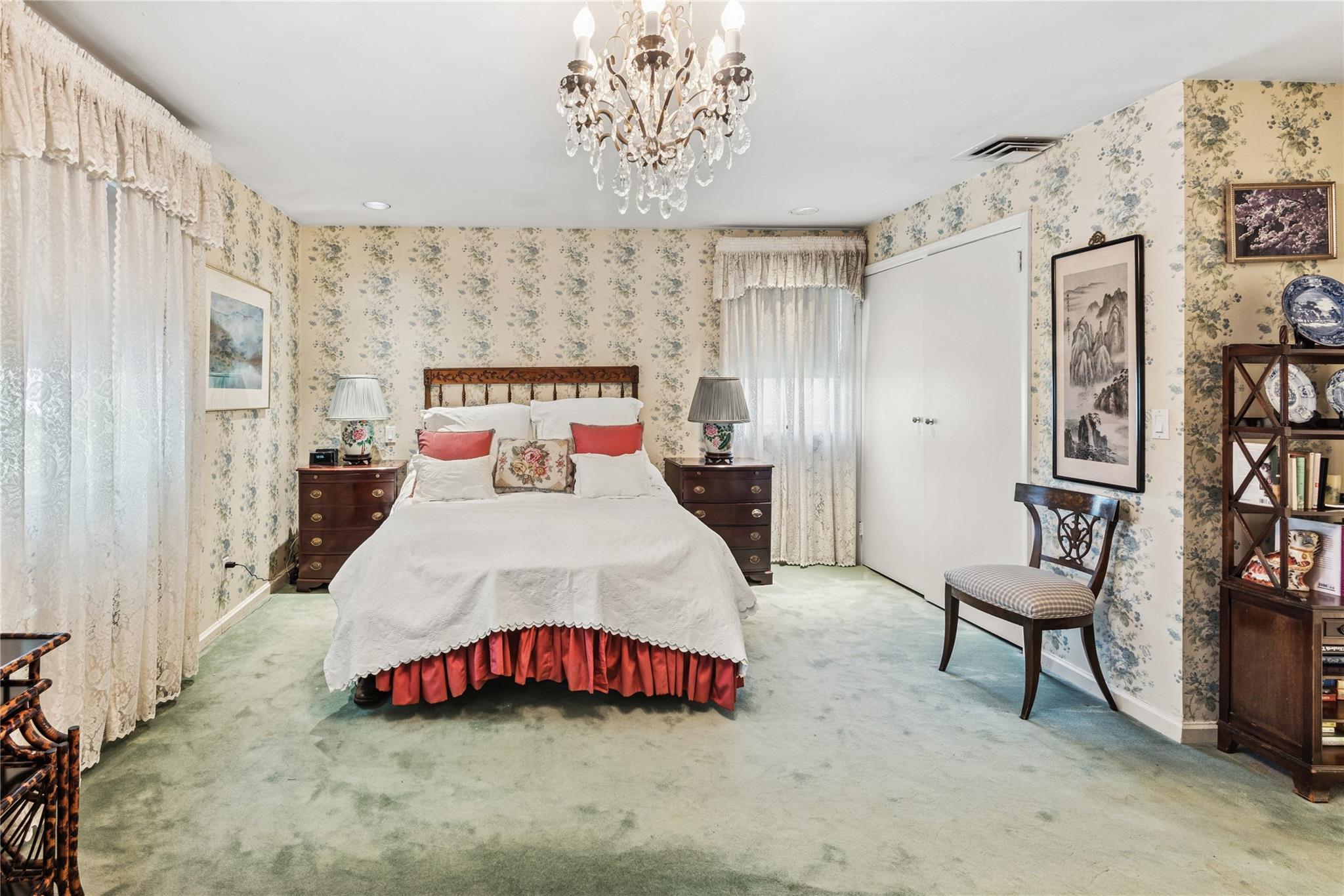 221 Somerset Drive, Hewlett, NY 11557