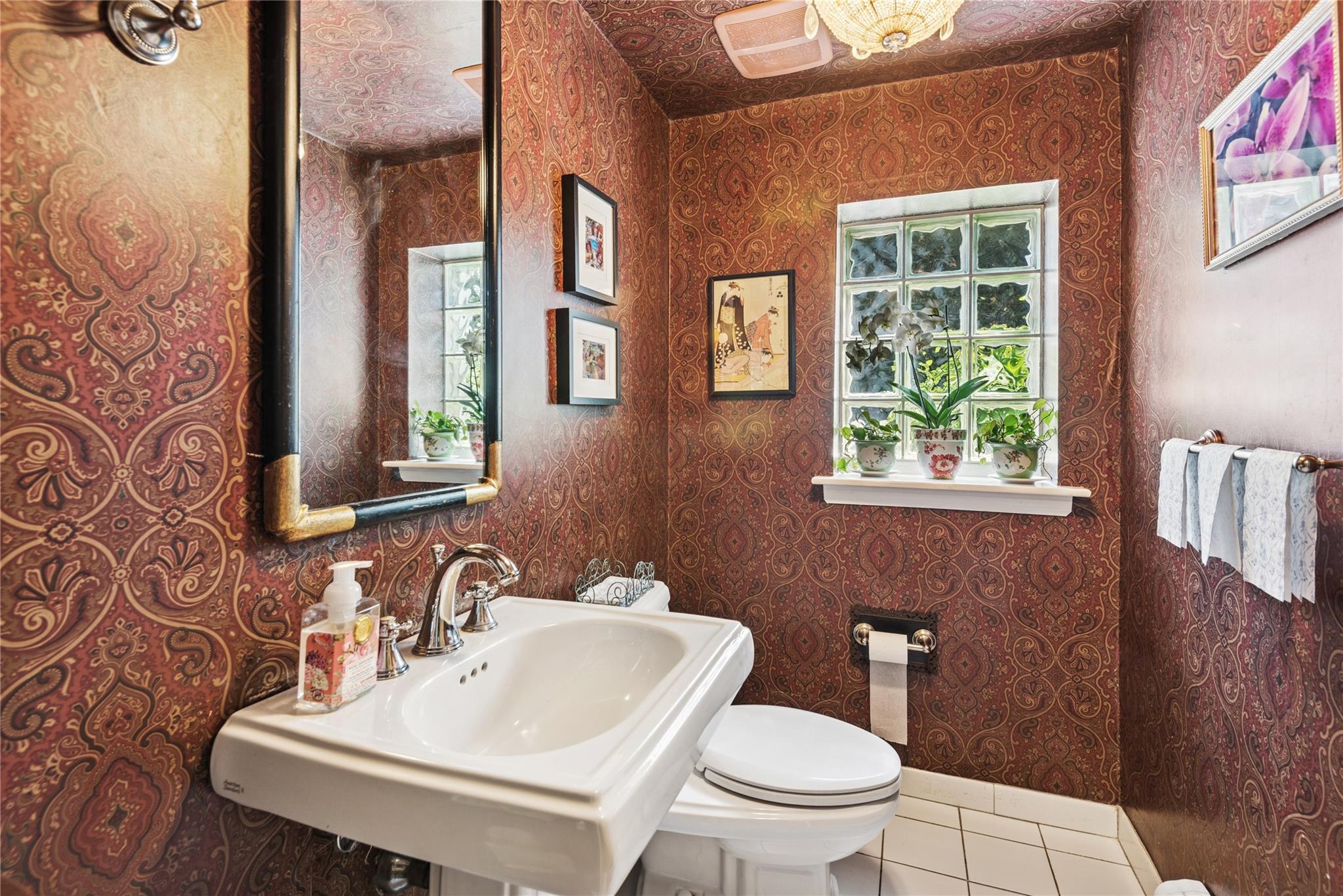 221 Somerset Drive, Hewlett, NY 11557