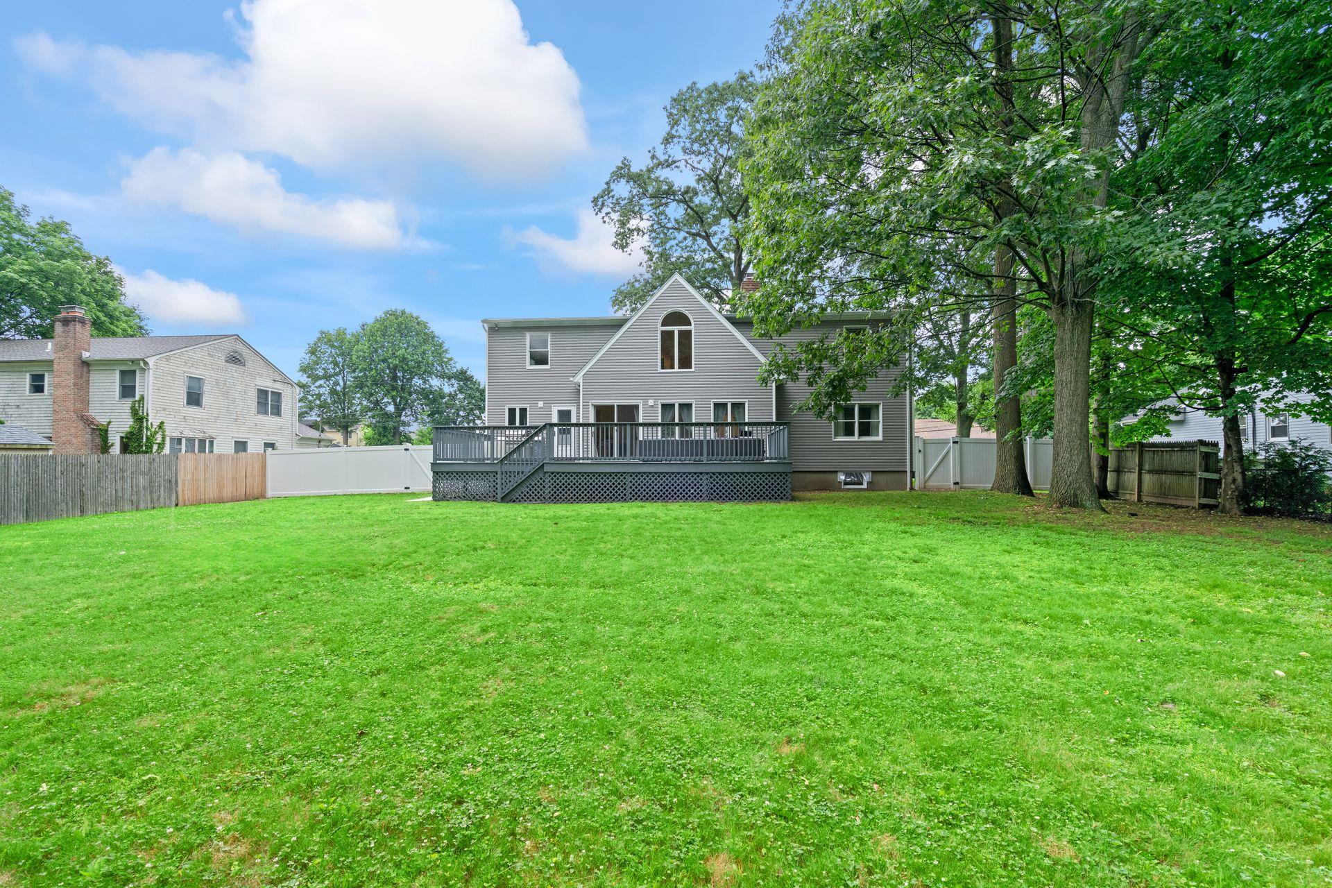 42 Titus Road, Glen Cove, NY 11542