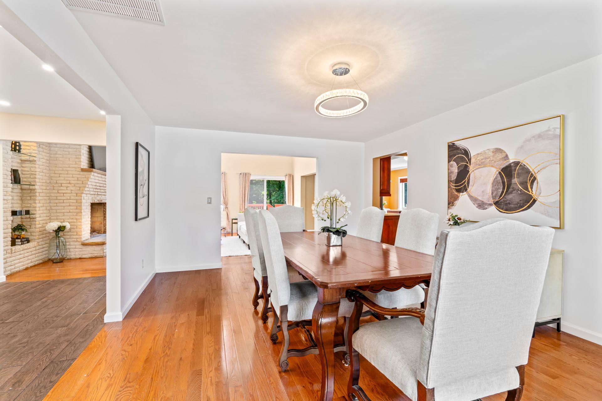 42 Titus Road, Glen Cove, NY 11542