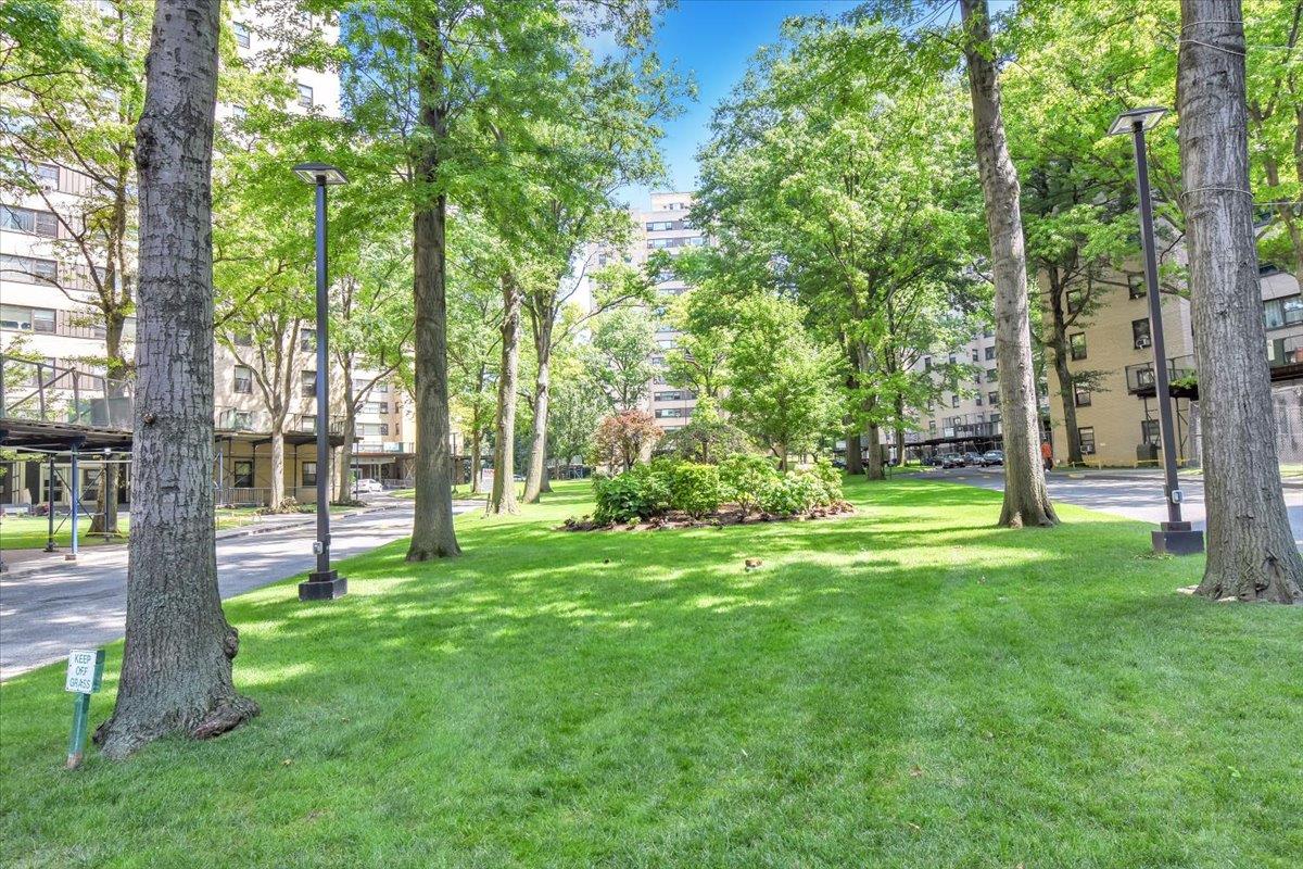 3 Fordham Hill Oval # 10B, Bronx, NY 10468