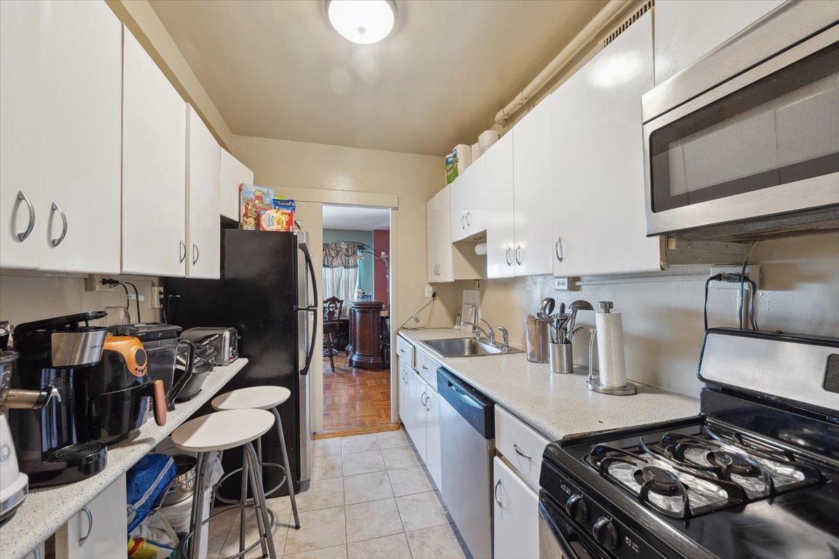 3 Fordham Hill Oval # 10B, Bronx, NY 10468