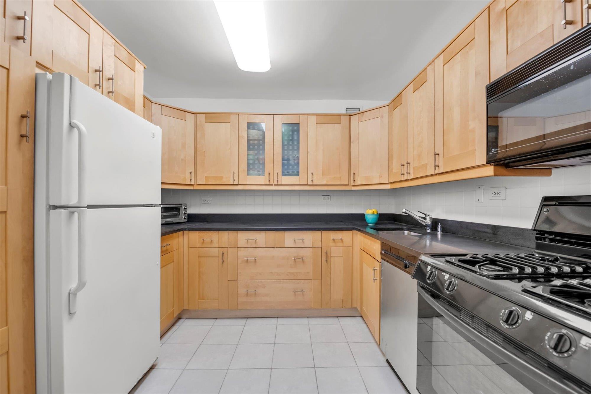 2 Bay Club Drive # 2B, Bayside, NY 11360