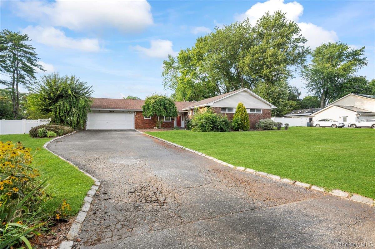 4 Marshmallow Drive, Commack, NY 11725