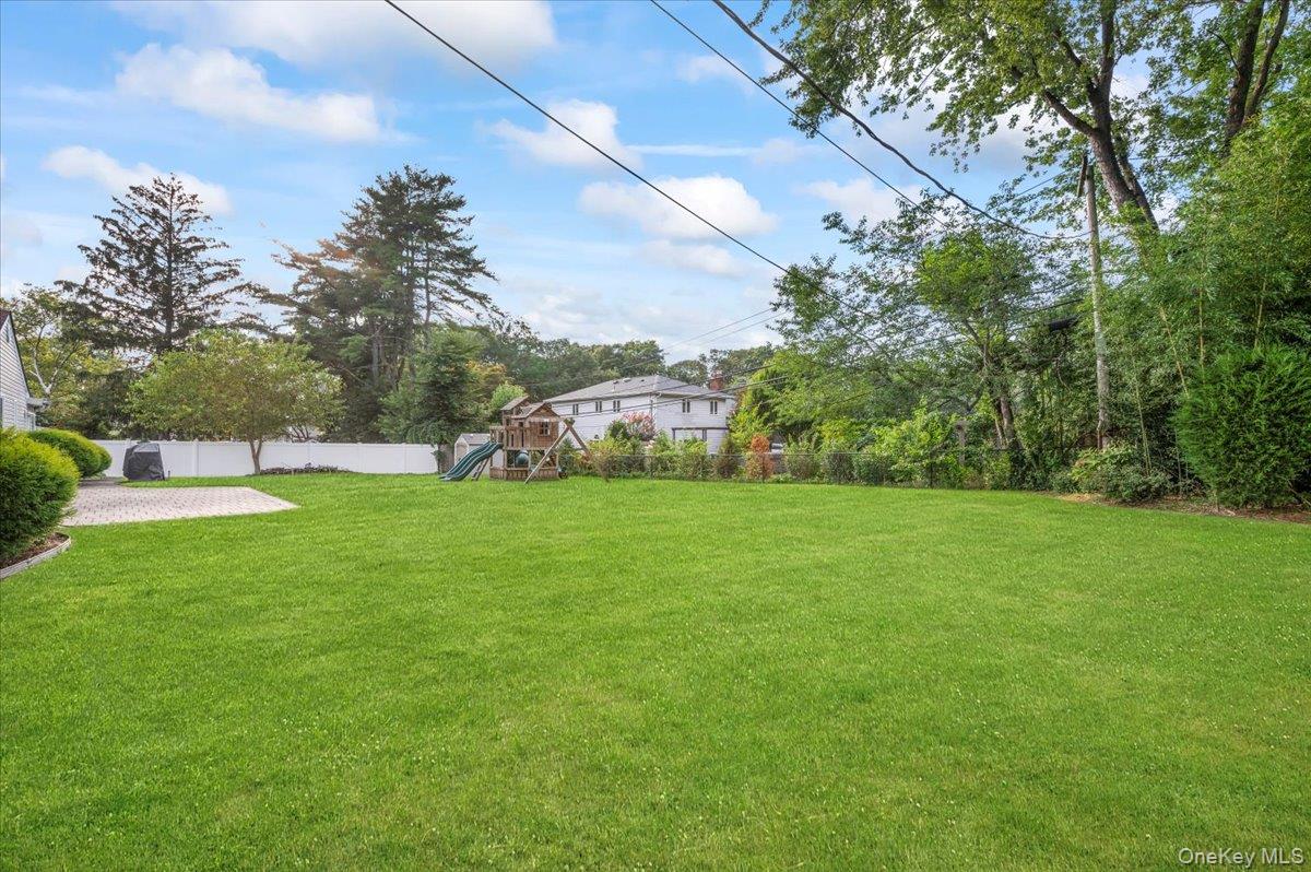 4 Marshmallow Drive, Commack, NY 11725