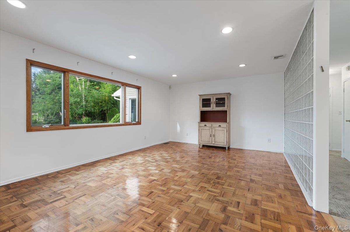 4 Marshmallow Drive, Commack, NY 11725