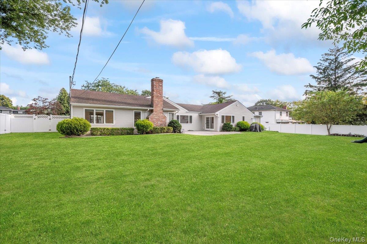 4 Marshmallow Drive, Commack, NY 11725