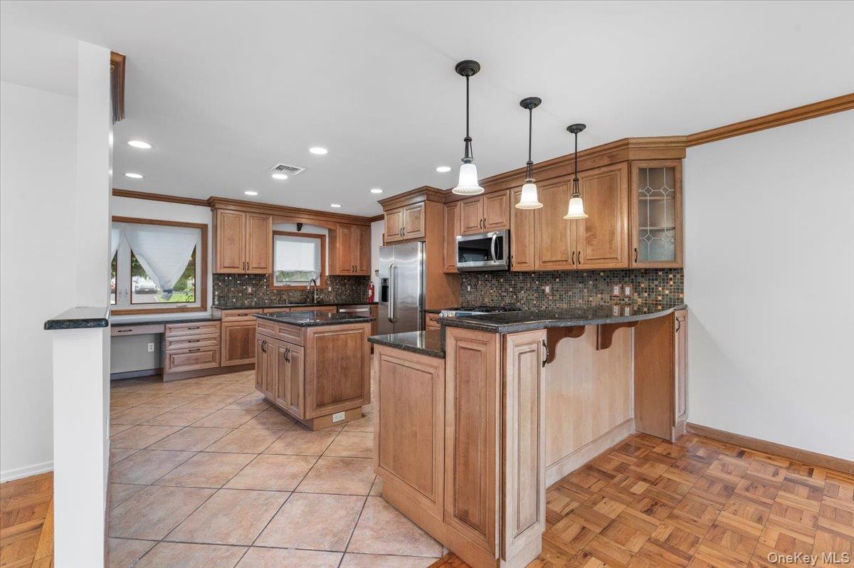 4 Marshmallow Drive, Commack, NY 11725