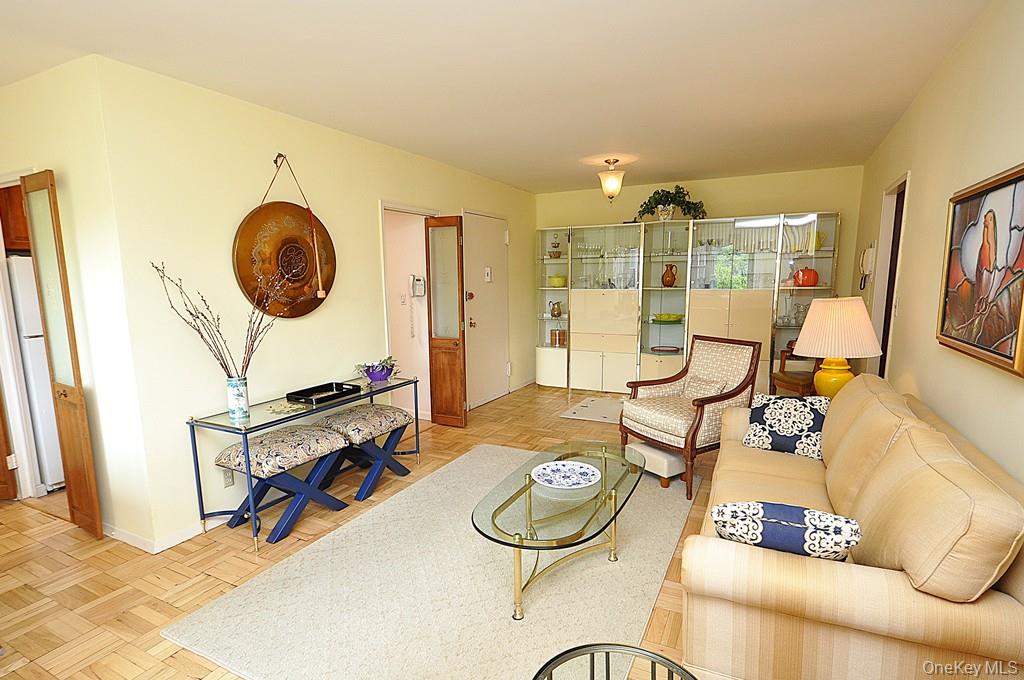 230 Garth Road # 6C1, Scarsdale, NY 10583