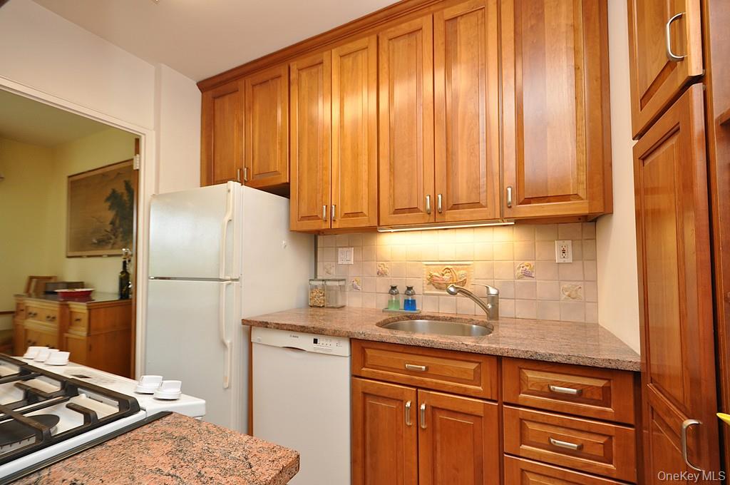 230 Garth Road # 6C1, Scarsdale, NY 10583