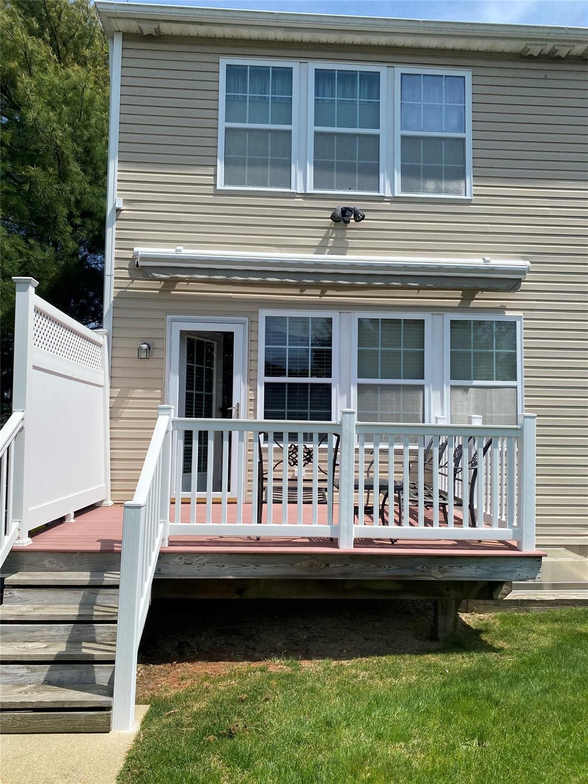 28 Torrey Pine Lane, Bay Shore, NY 11706