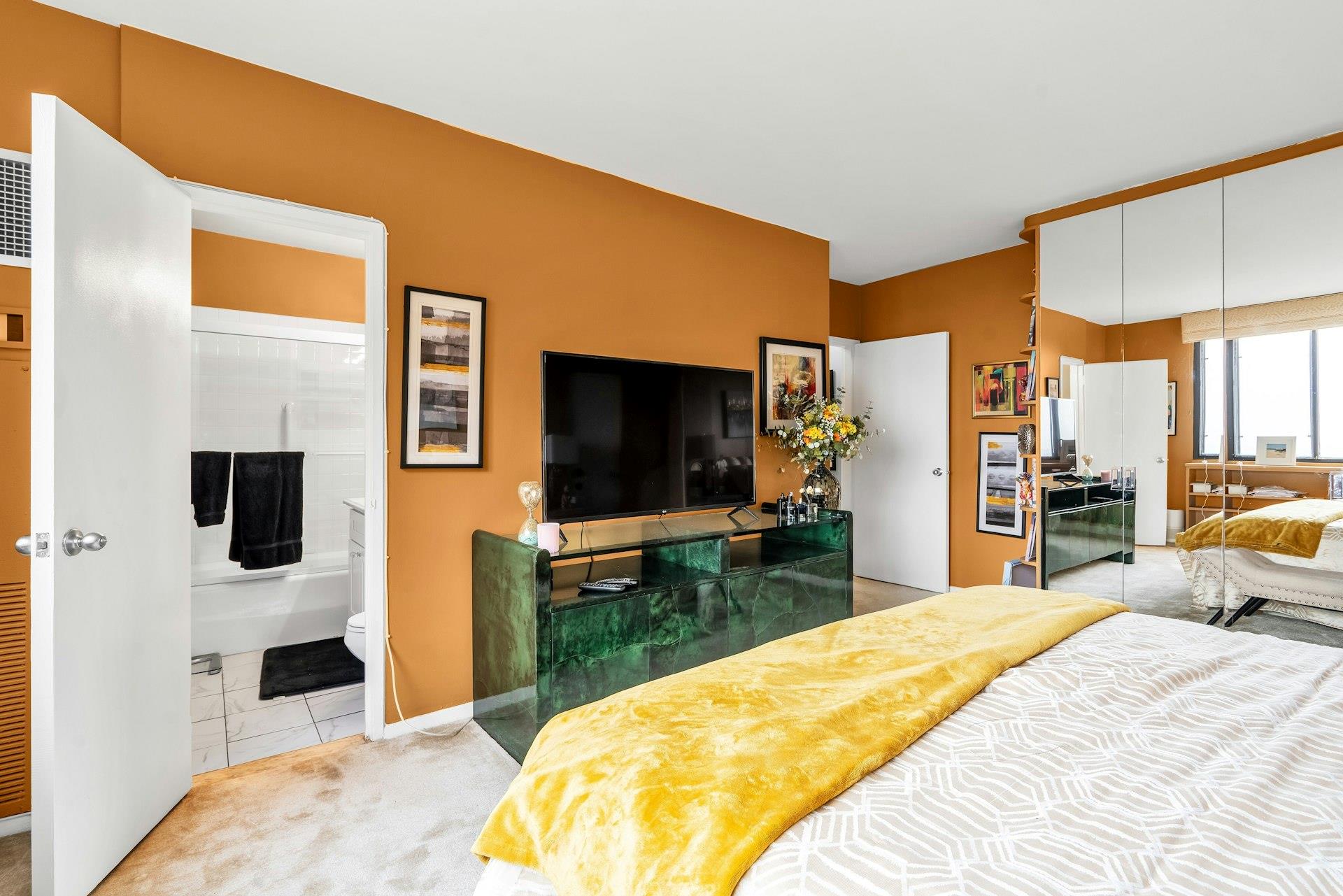 269-10 Grand Central Parkway # 32P, Floral Park, NY 11005