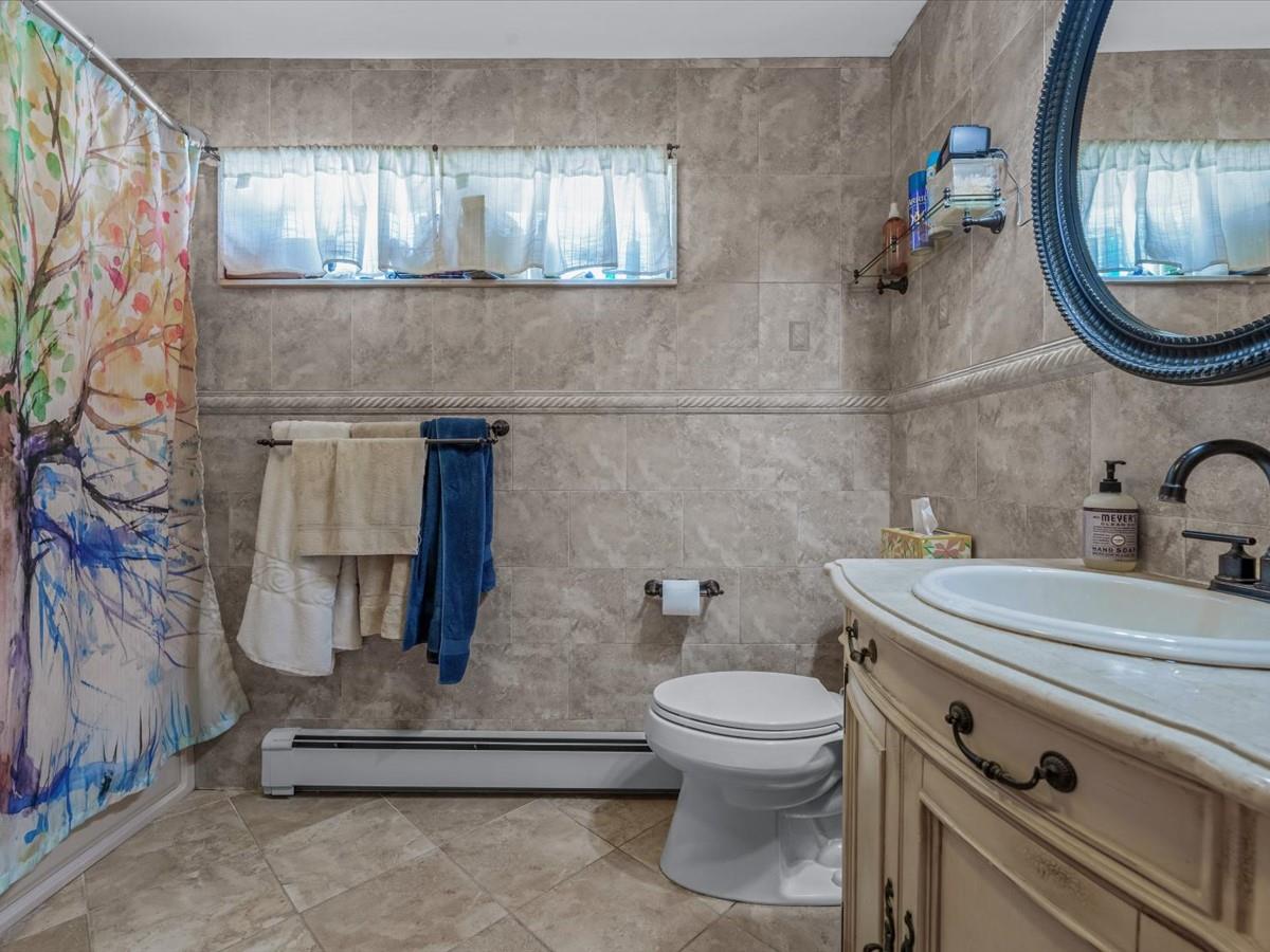 82-44 263 Street, Glen Oaks, NY 11004